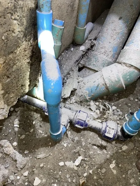 เดินระบบท่อน้ำดีใต้ถุนอาคาร โรงงานที่อยุธยา