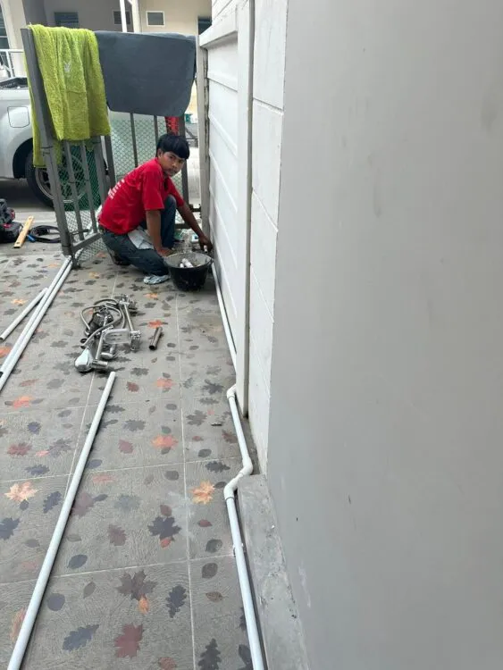 ย้ายแท็งก์น้ำ ย้ายปั๊มน้ำ บริการซ่อมประปาท่อน้ำรั่ว