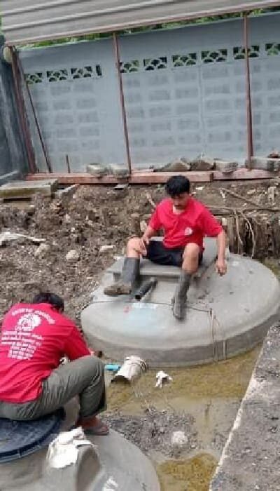 ช่างซ่อมท่อประปา